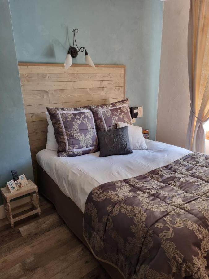 Logis Hotel-Restaurant Le Relais Hauterives Ngoại thất bức ảnh