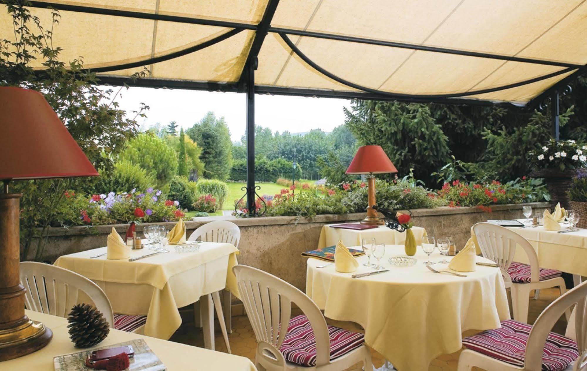 Logis Hotel-Restaurant Le Relais Hauterives Ngoại thất bức ảnh