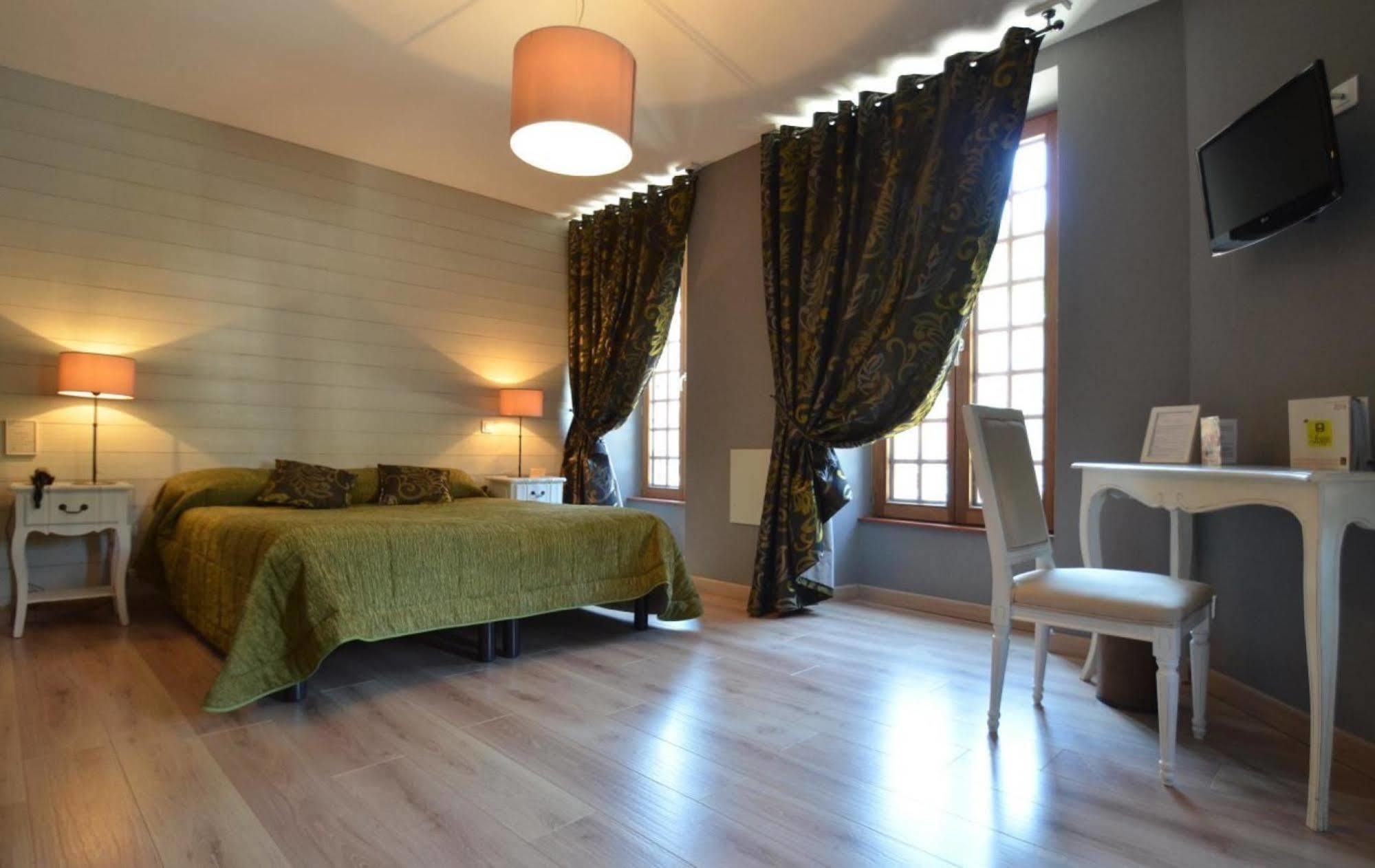 Logis Hotel-Restaurant Le Relais Hauterives Ngoại thất bức ảnh